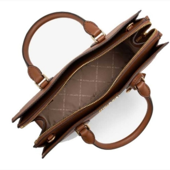 🏷1 DAY SALE🏷⭐️Micheal Kors Sheila Non Leather Vegan Satchel⭐️ - Picture 4 of 10